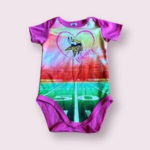 Baby NFL Team Apparel Minnesota Vikings Pink One Piece Field Graphic Sz 6-9 M